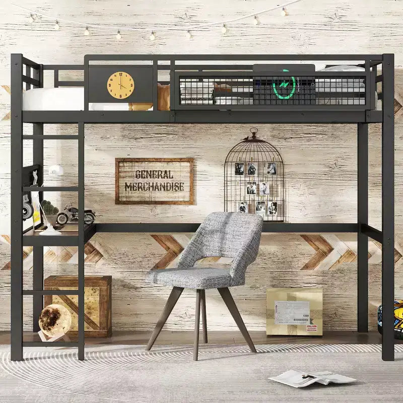 Lit mezzanine en métal Bellemave avec bureau et panneau perforé, horloge et station de charge intégrées, panier de rangement, cadre moderne peu encombrant, tailles Twin XL et Full