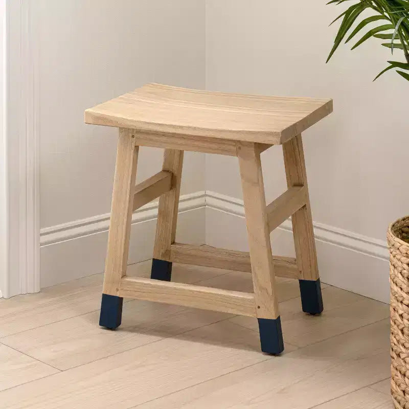 JONATHAN Y Finesse 18.3 Tabouret d'appoint classique et décontracté en bois de mindi massif fabriqué à la main avec pieds inclinés
