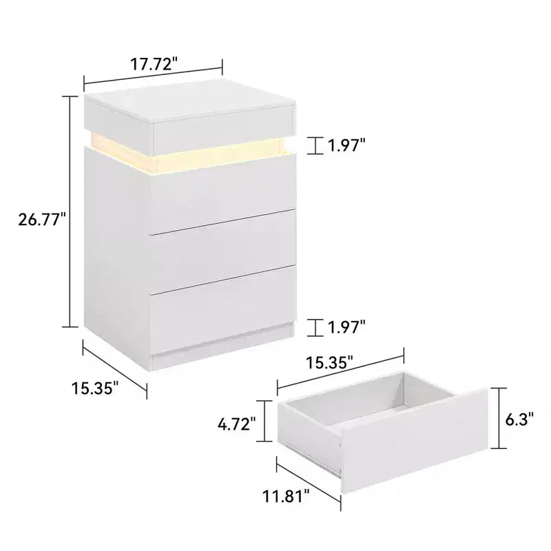 Conçue pour le confort au quotidien, cette table de chevet avec station de recharge intégrée et éclairage LED, une table de chevet moderne à plateau coulissant à 3 tiroirs,