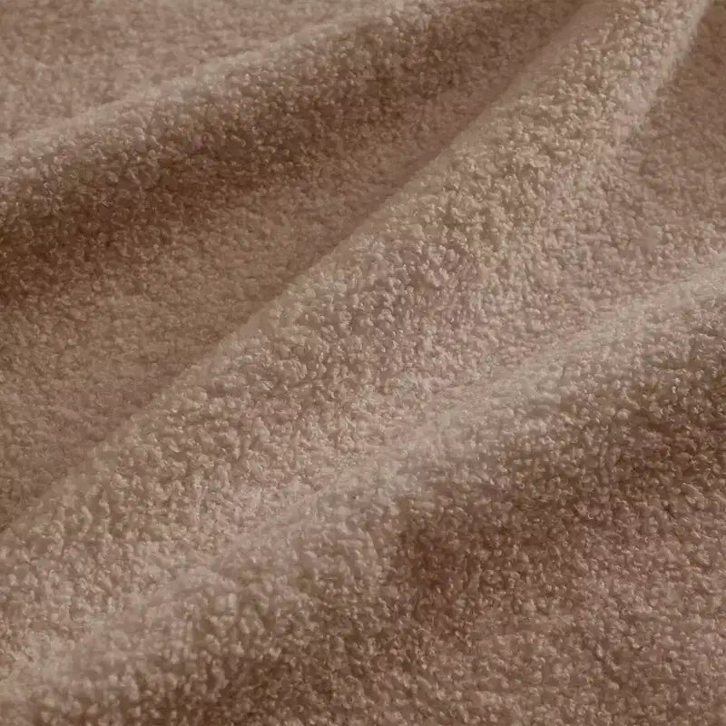 Canapé sectionnel 2 places moderne Steini 117 de GDFStudio, rembourré en tissu peluche, avec coussins lombaires incurvés et pouf mobile