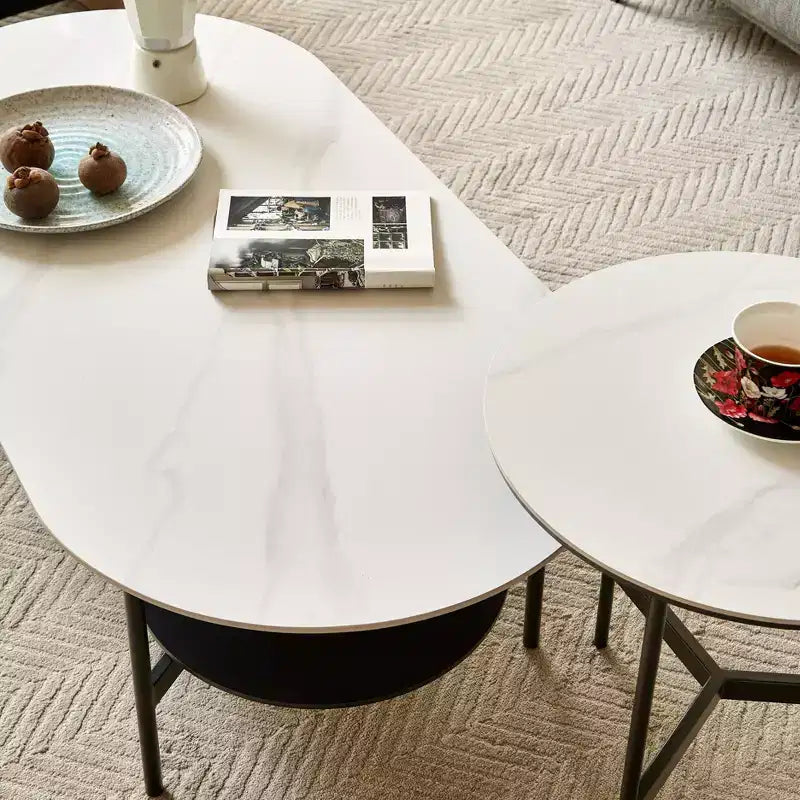 Table basse JVNOXK en céramique blanche avec étagère inférieure marron café, table basse à 2 niveaux en MDF et cadre en acier pour le salon
