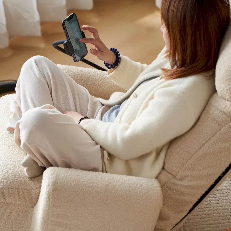 Fauteuil inclinable pivotant simple en bouclette beige avec dossier et appui-tête réglables