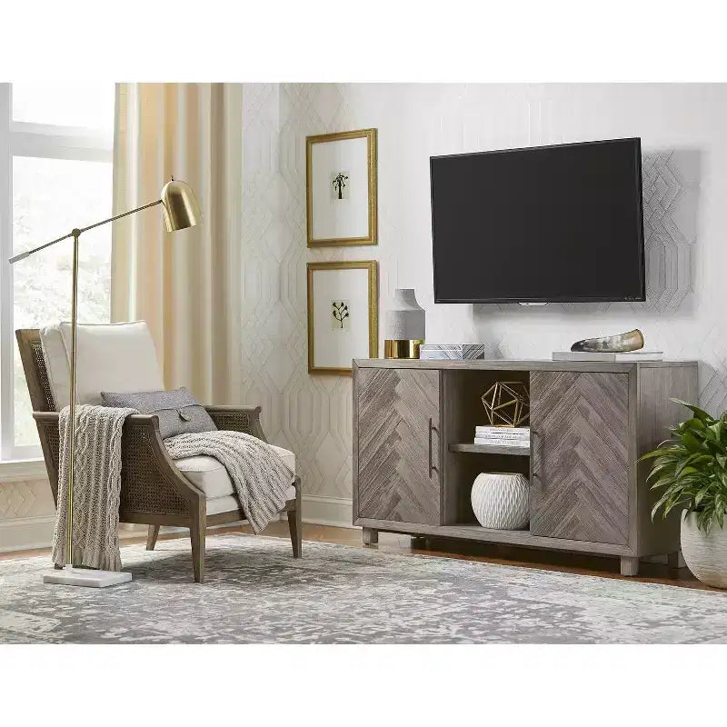 Meuble TV console Palisade pour téléviseurs jusqu'à 60 po gris - Martin Furniture : motif à chevrons, quincaillerie en fer