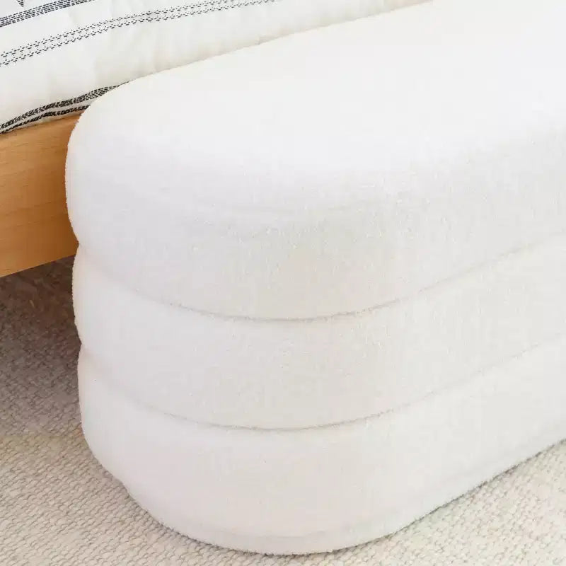 Linon Ottoman oblong Delcy 41,2 cm en fausse peau de mouton : Accent douillet de style Mid-Century, pieds en bois