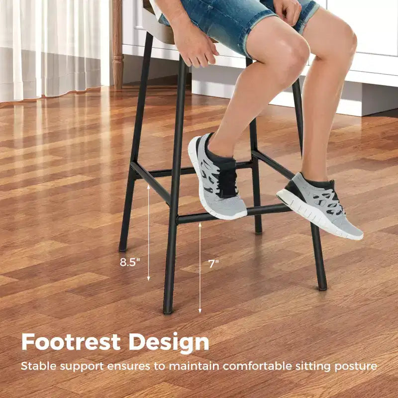 Tabouret de bar à dossier bas industriel Costway de 24,5 po (lot de 2 ou 4)