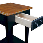 Table d'appoint carrée à un tiroir et étagère inférieure chêne moyen / noir ardoise / blanc