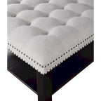 Pouf de cocktail capitonné en lin transitionnel avec clous décoratifs et rangement par Furniture of America