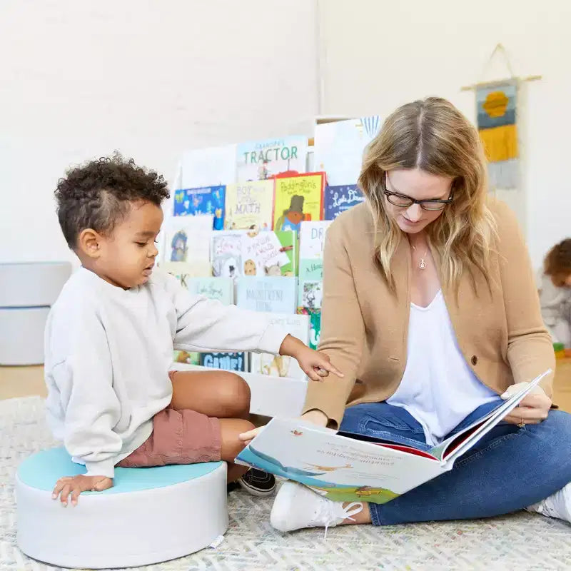 Présentoir et rangement de livres mobiles double face en bois ECR4Kids, meuble Montessori