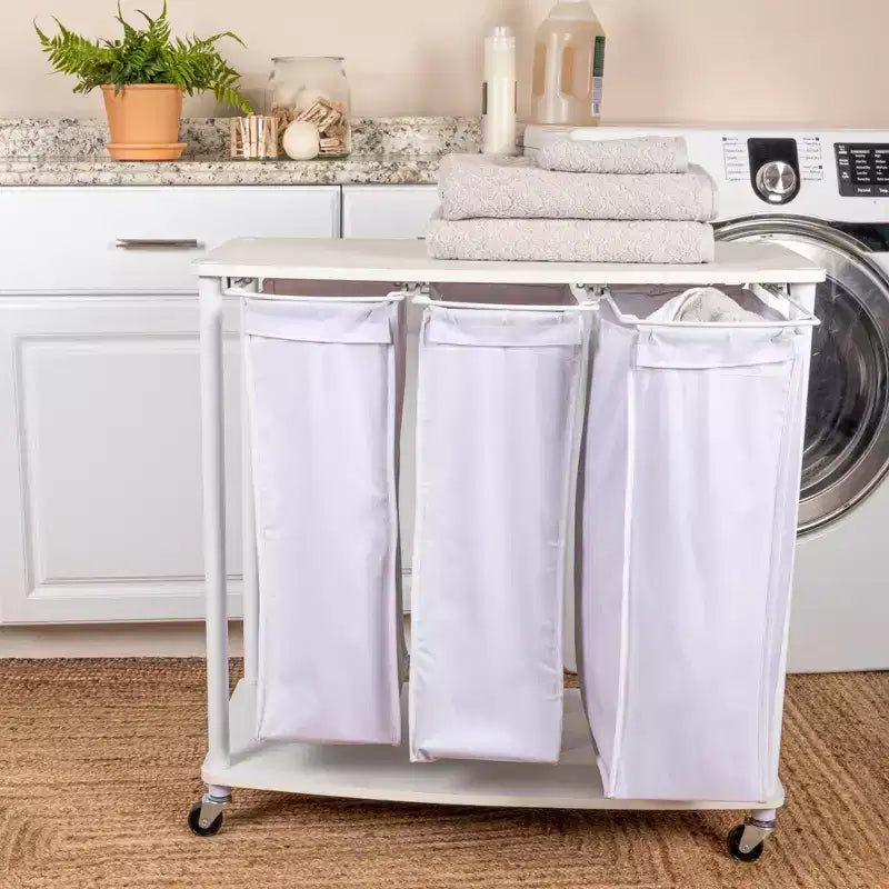 Centre de lessive à 3 sacs, Tablettes en stratifié lisse, Cadre en acier robuste, Barre de suspension, Options de pieds à roulettes et fixes